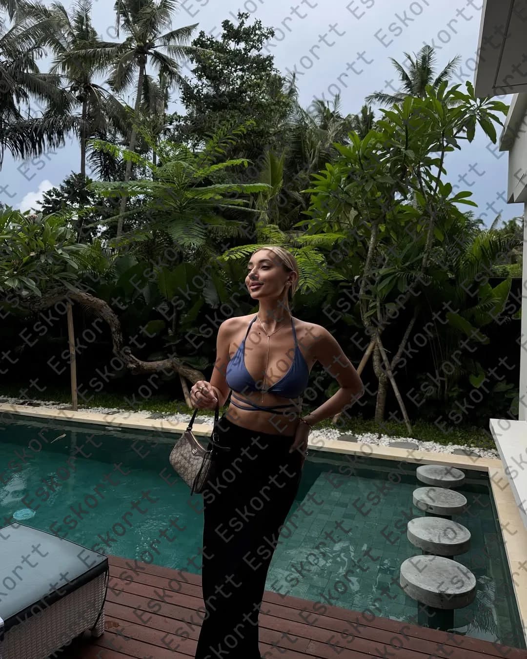 Vivienne escort in Moscow