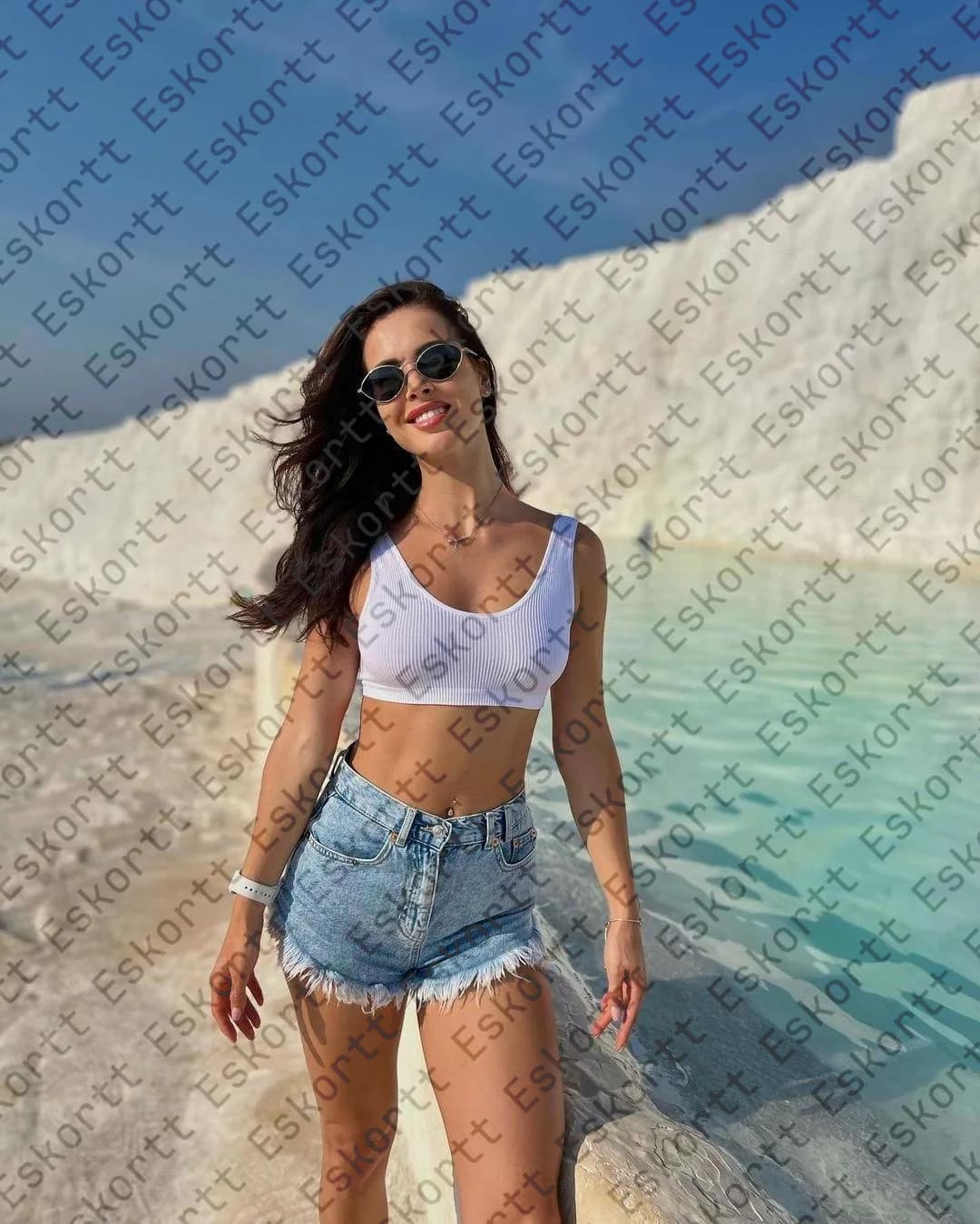 Yasmine escort in Moscow