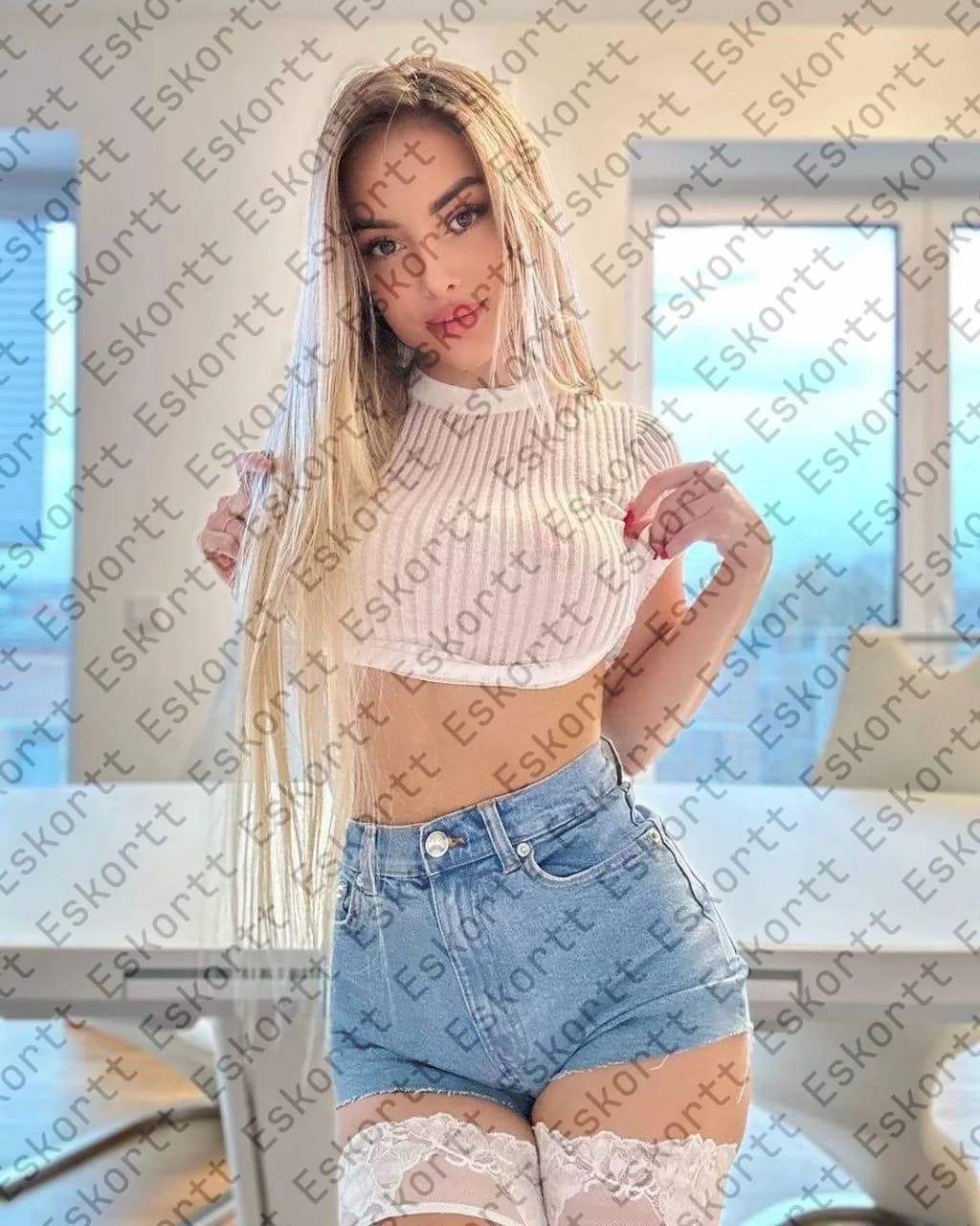 Yara escort in Moscow