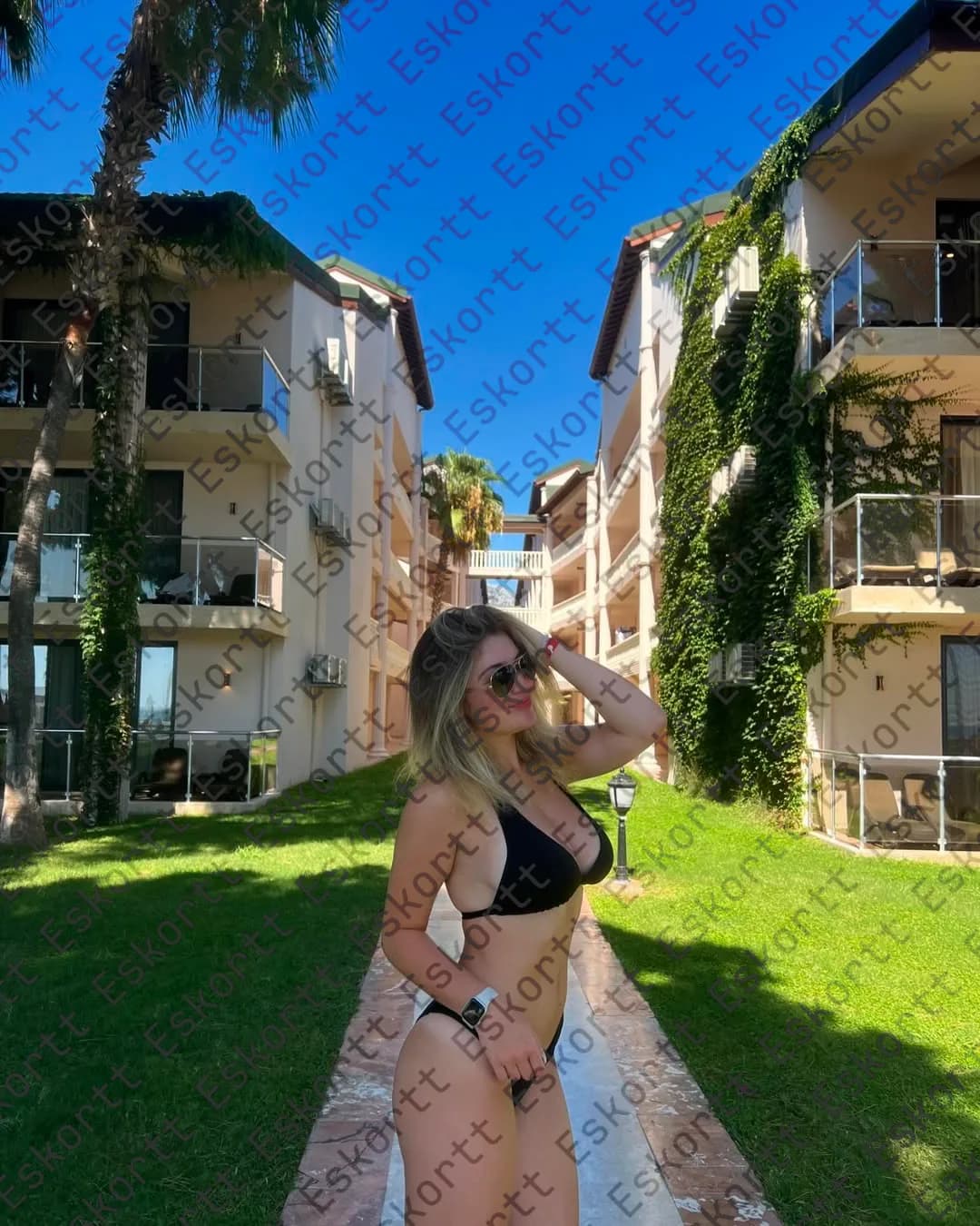 Eloise escort in Moscow