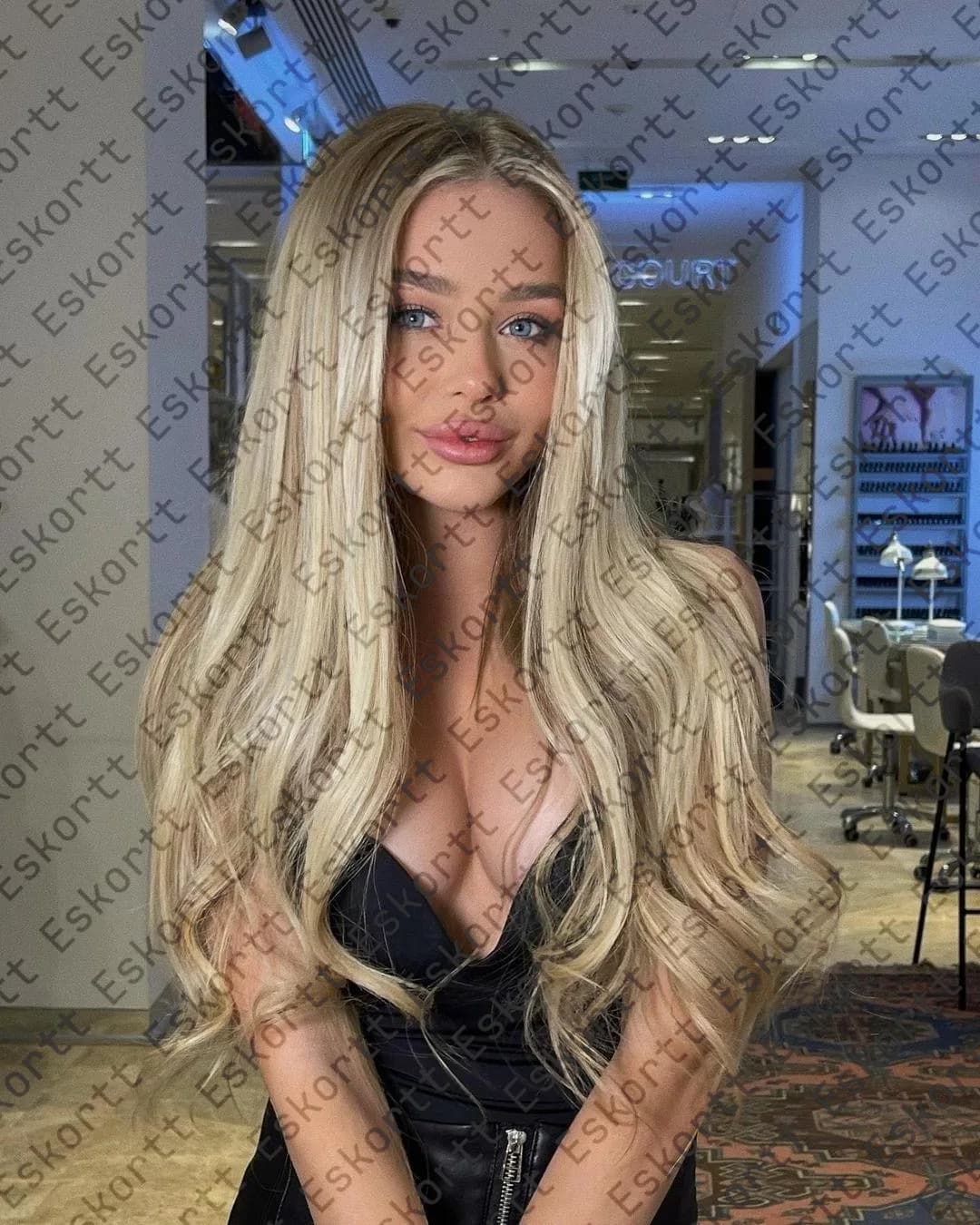 Tegan escort in Moscow