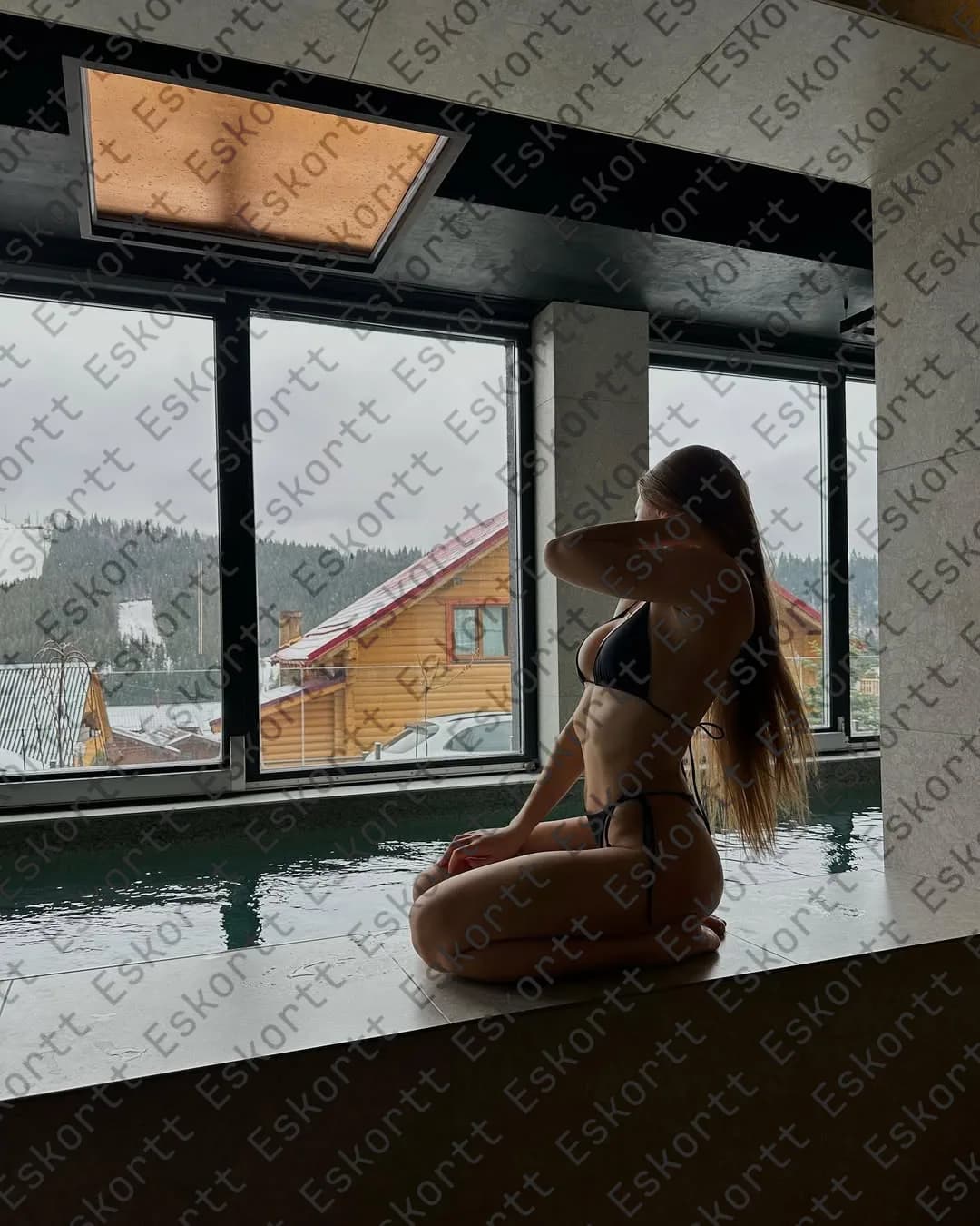 Noelle escort in Moscow