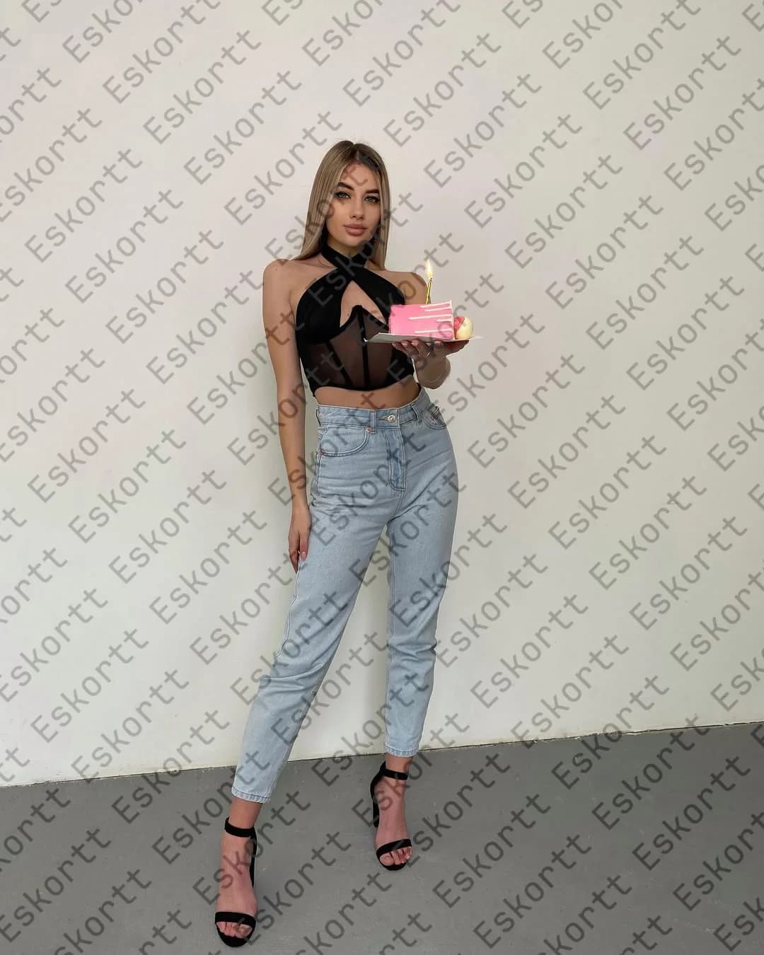 Adele escort in Moscow