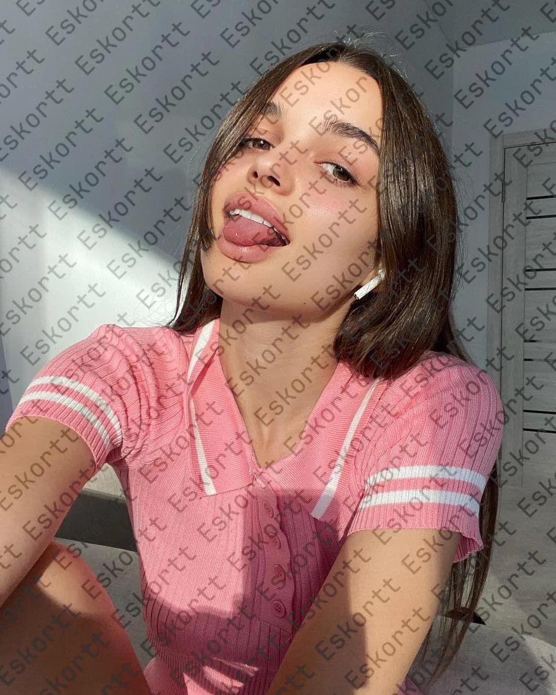 Angela escort in Moscow