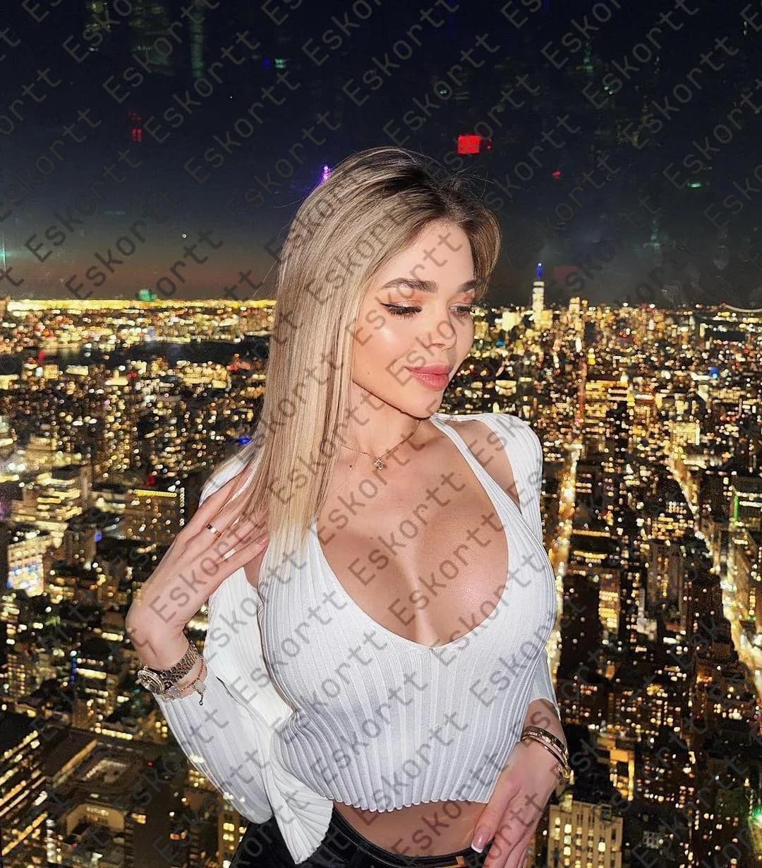 Cara escort in Moscow