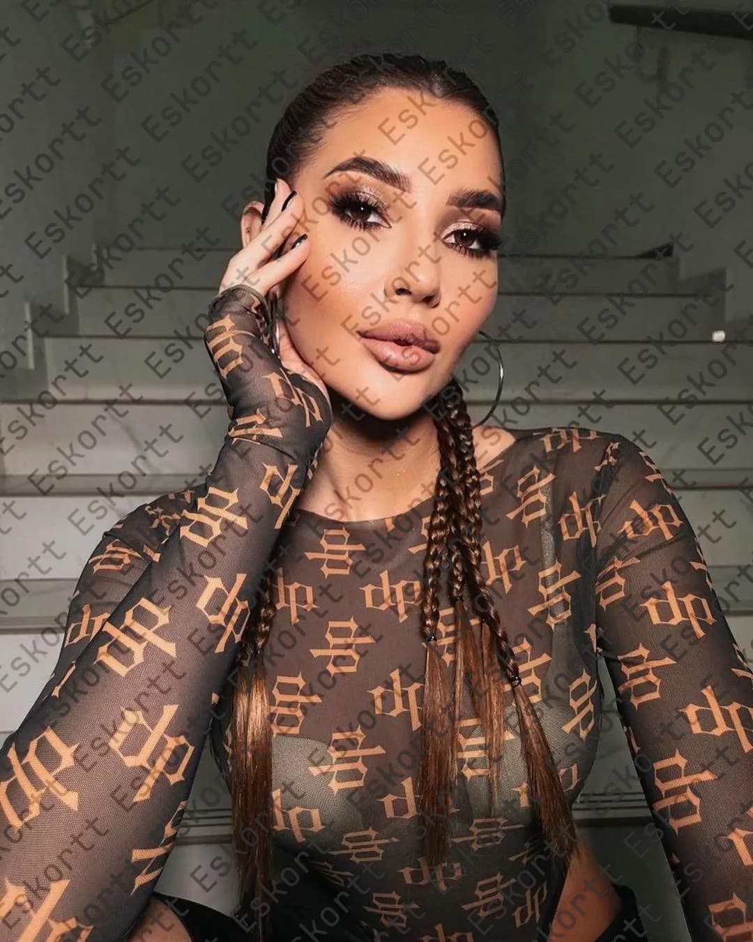 Courtney escort in Moscow