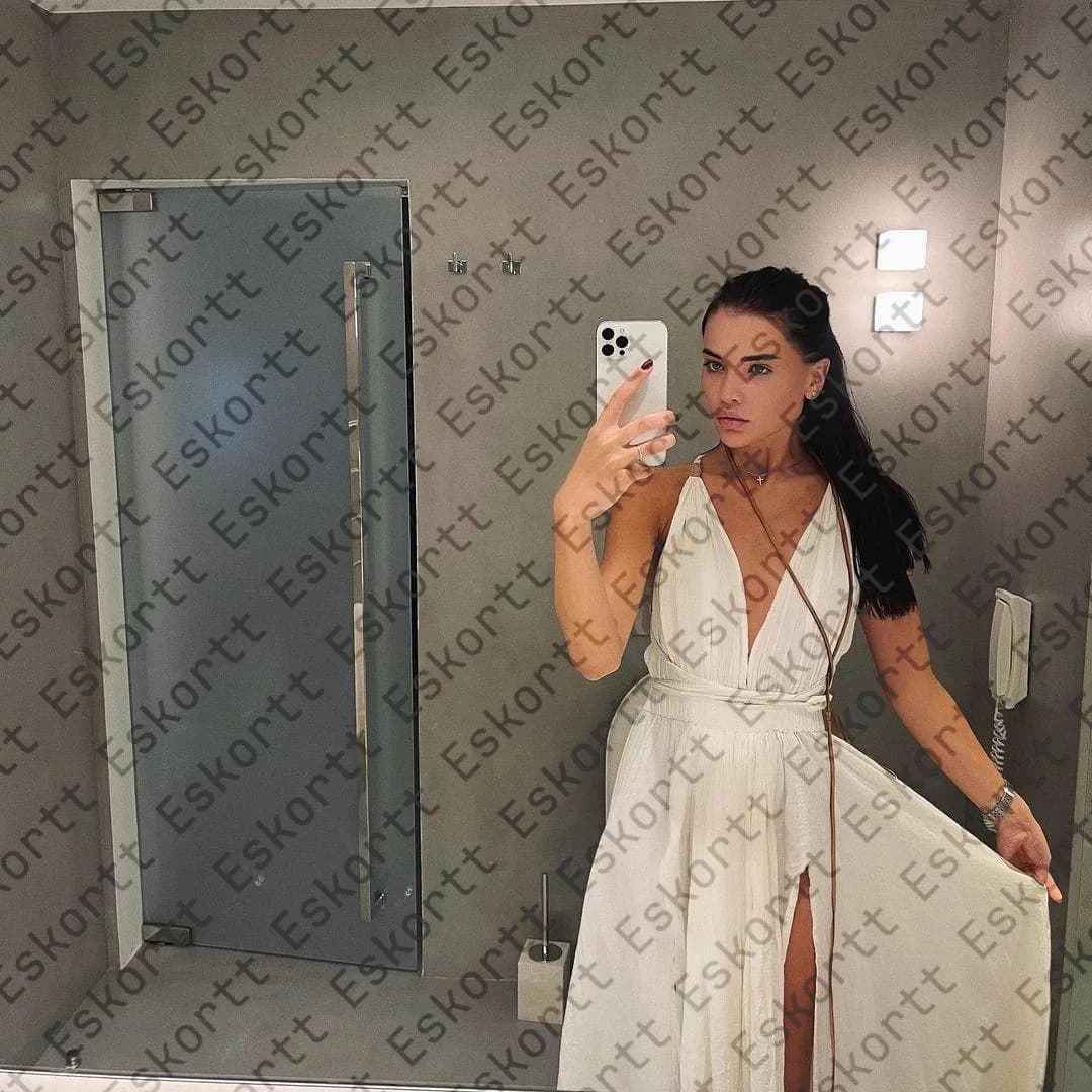 Eliza escort in Moscow