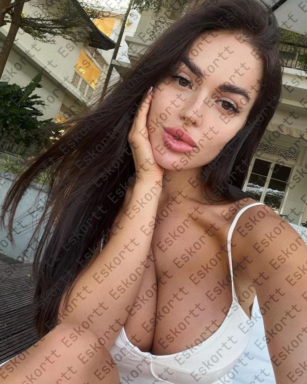 Ellie escort in Moscow