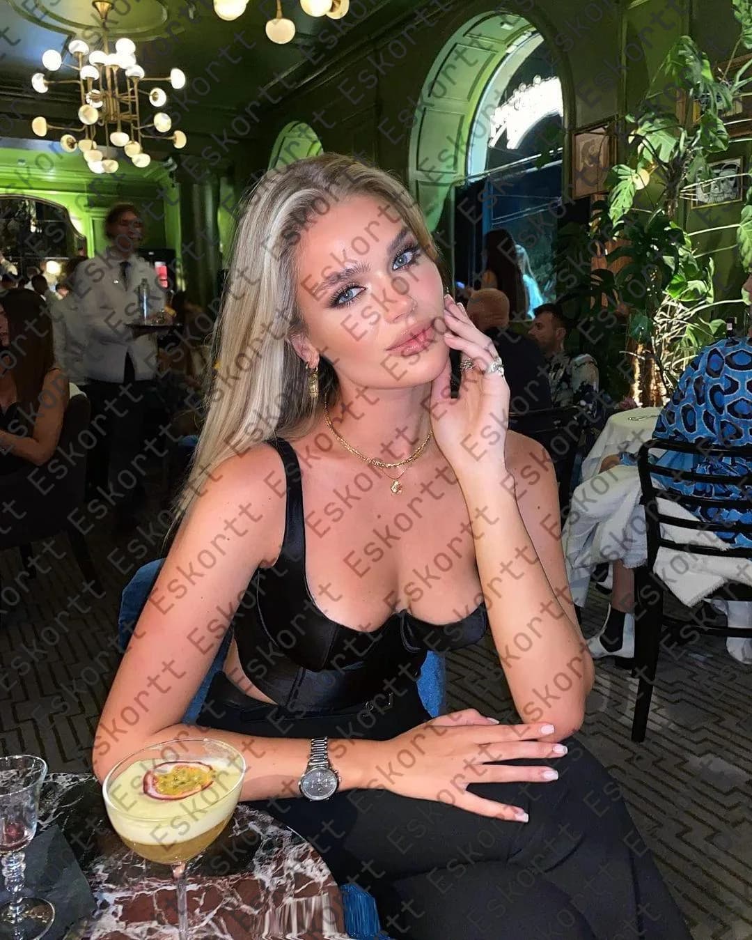 Elia escort in Moscow