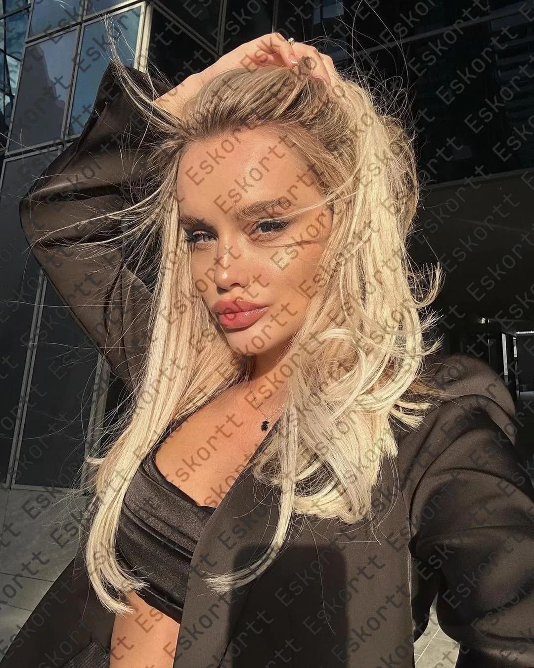 Emma escort in Moscow