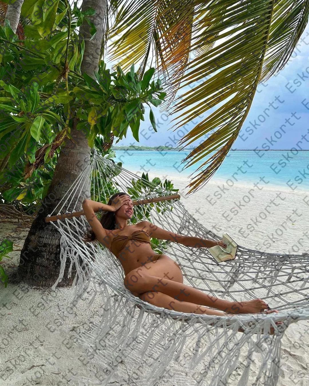 Flora escort in Moscow