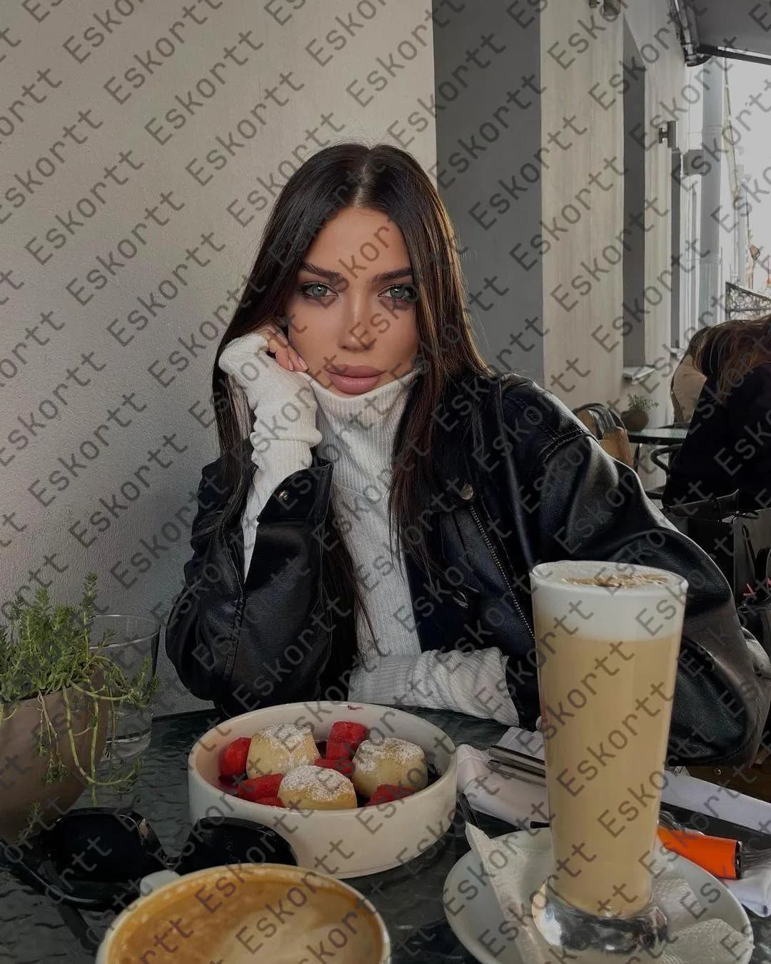 Giselle escort in Moscow