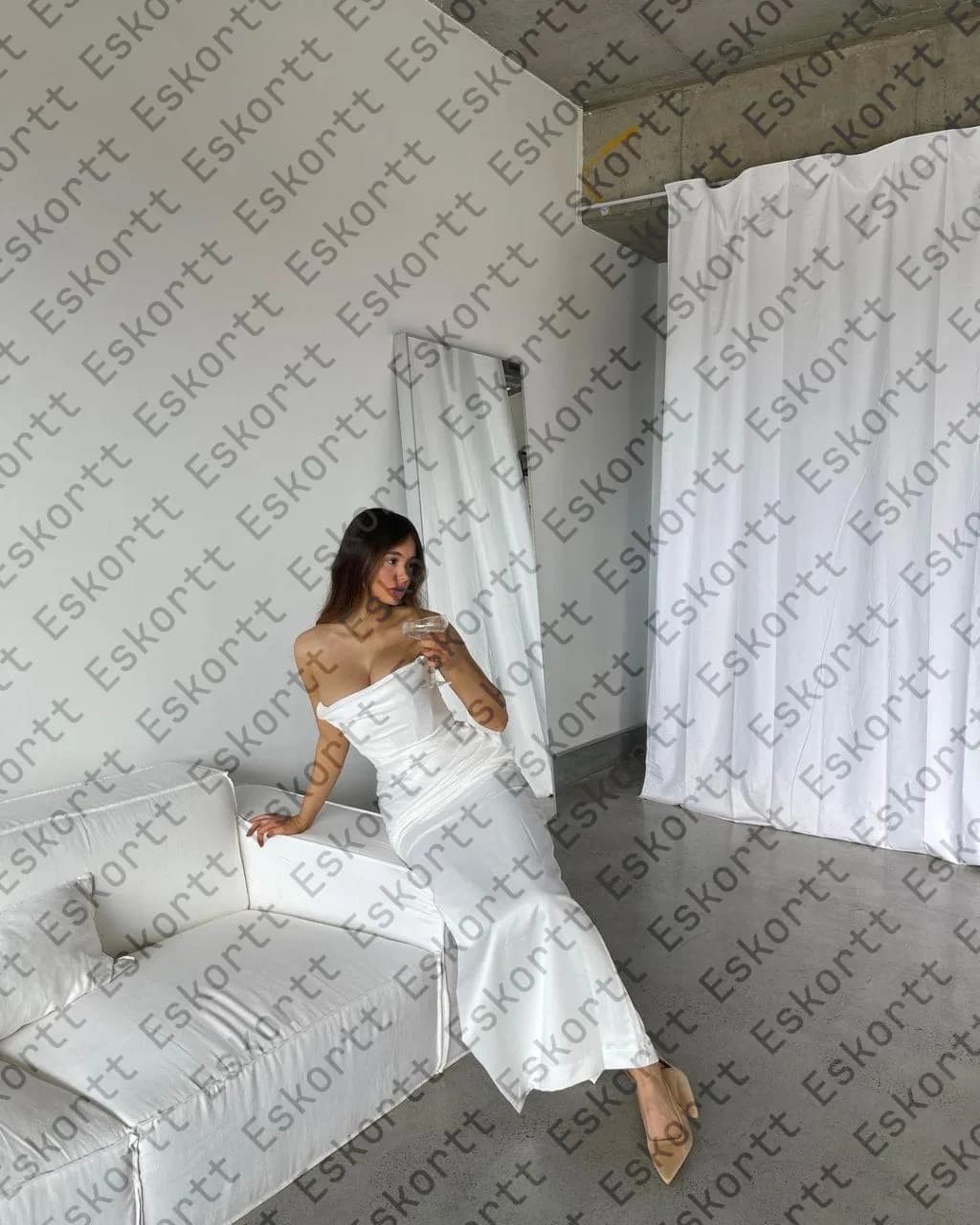 Holly escort in Moscow