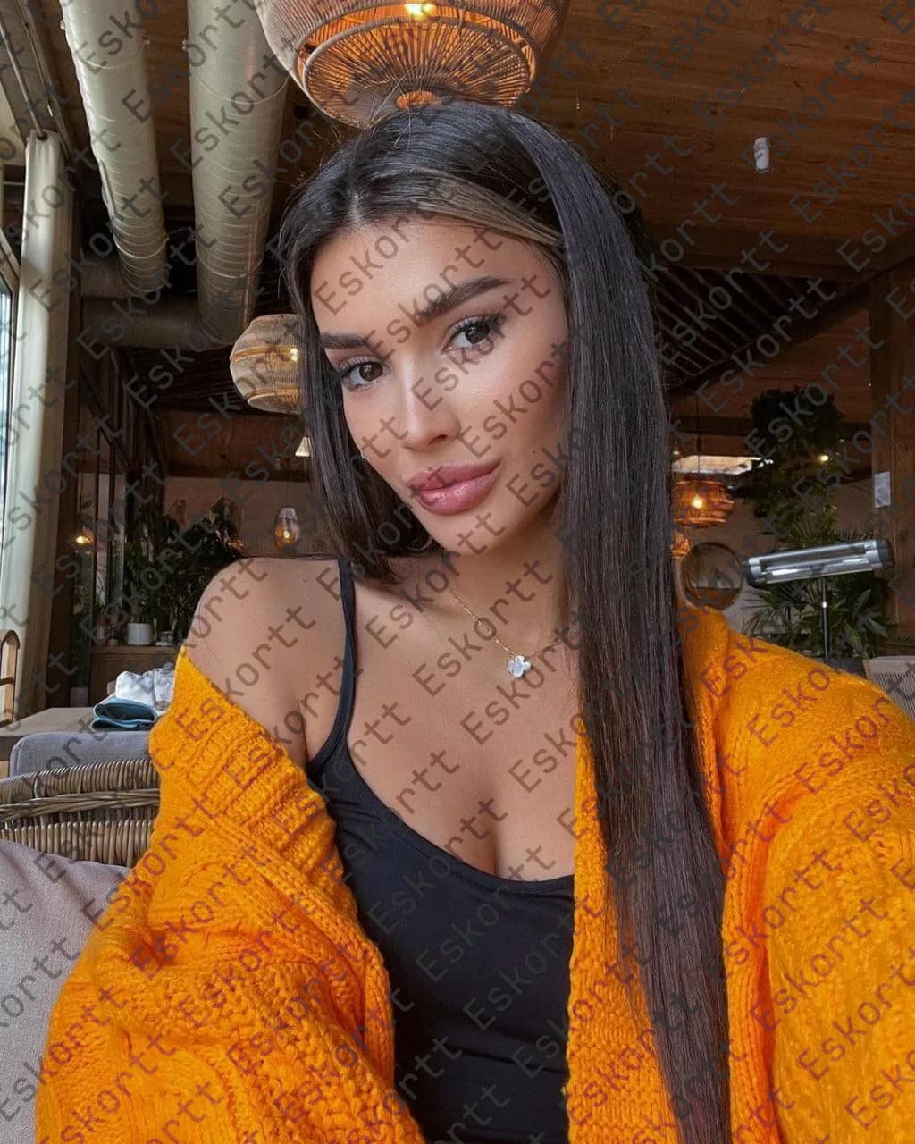 Katie escort in Moscow