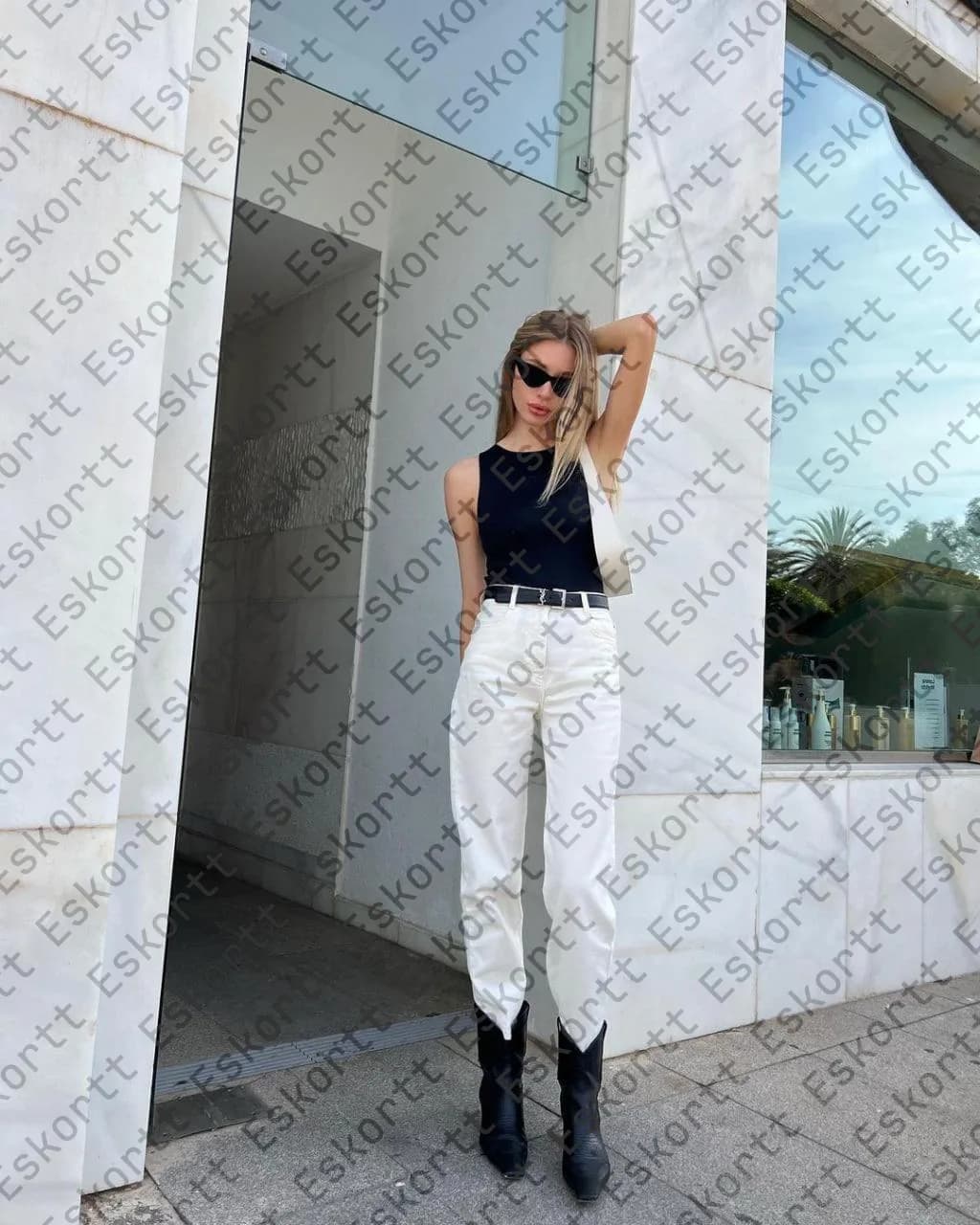 Lana escort in Moscow