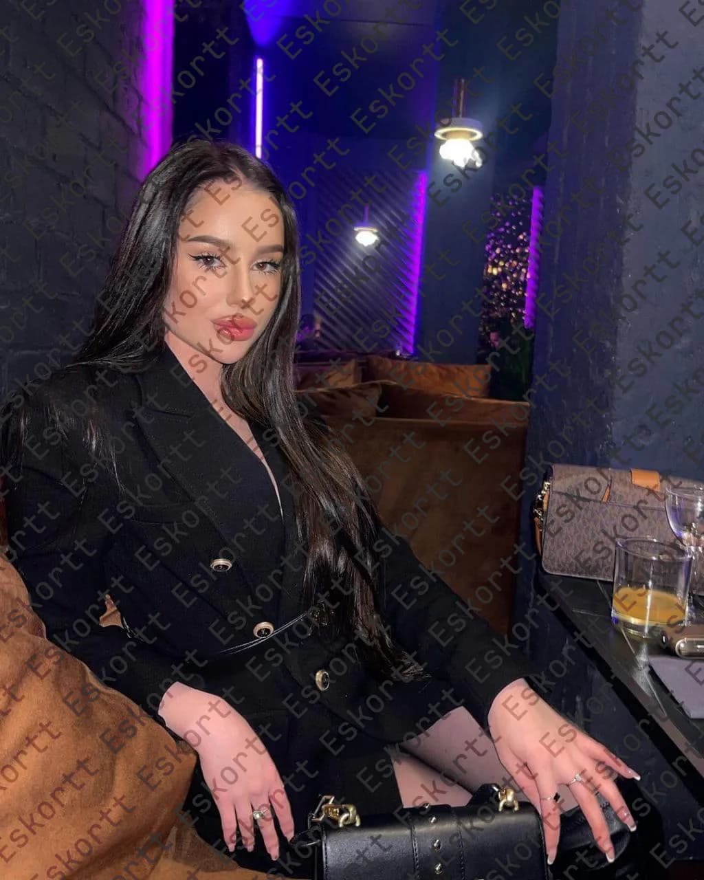 Kylie escort in Moscow