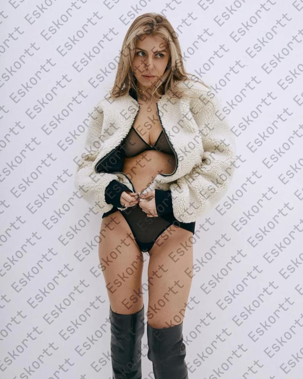 Lena escort in Moscow