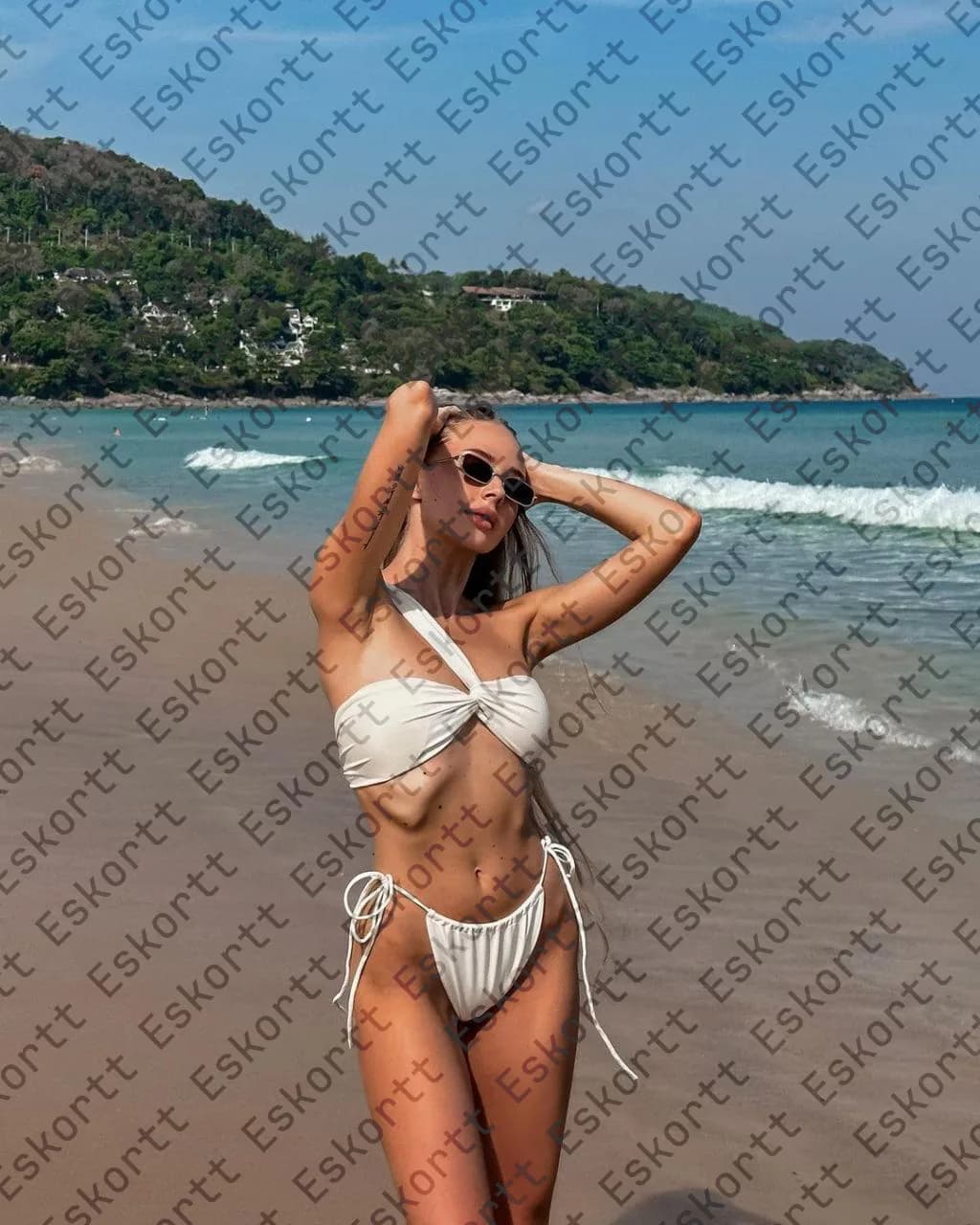 Mackenzie escort in Moscow