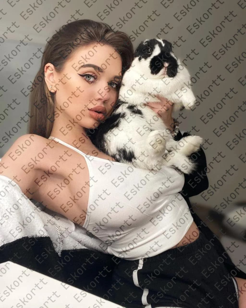 Millie escort in Moscow