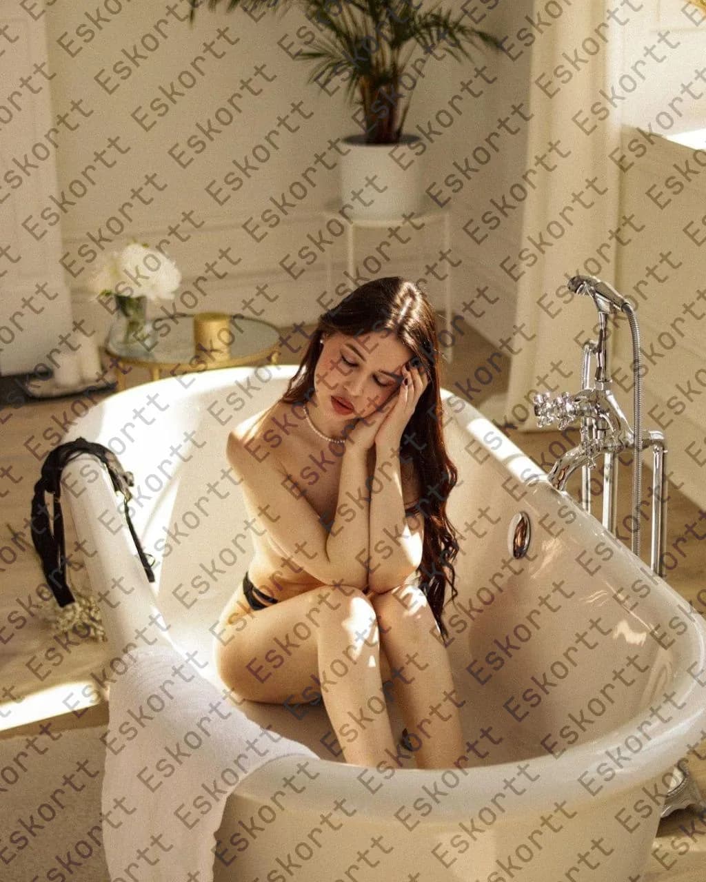 Nadia escort in Moscow