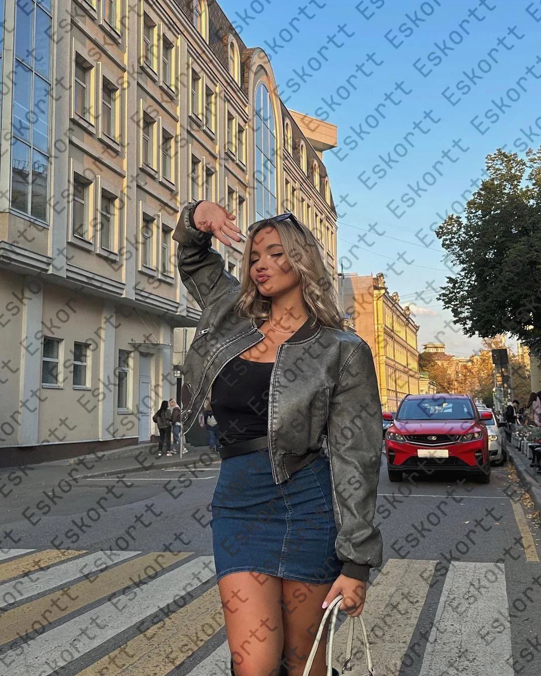 Roxanne escort in Moscow