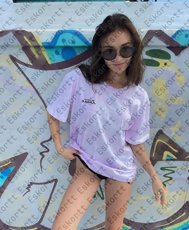 Renata escort in Moscow