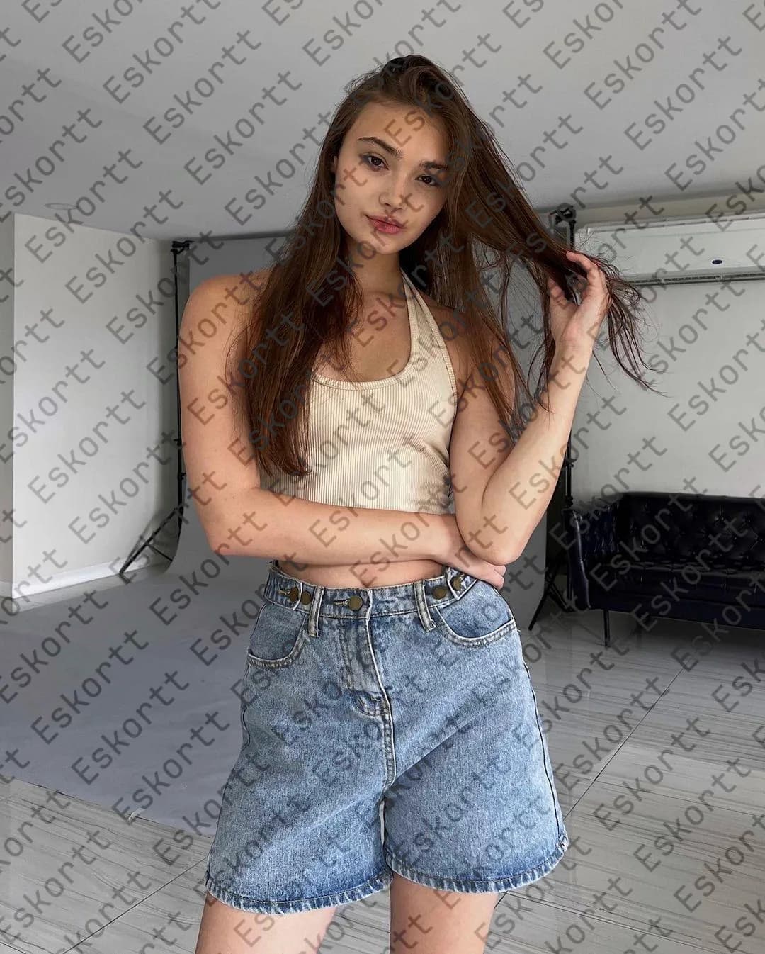 Renata escort in Moscow