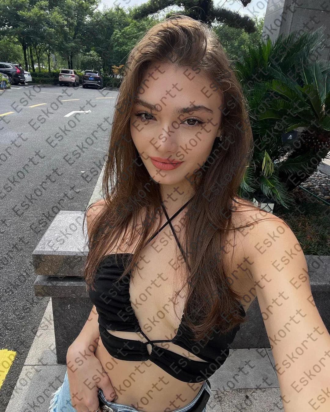 Renata escort in Moscow