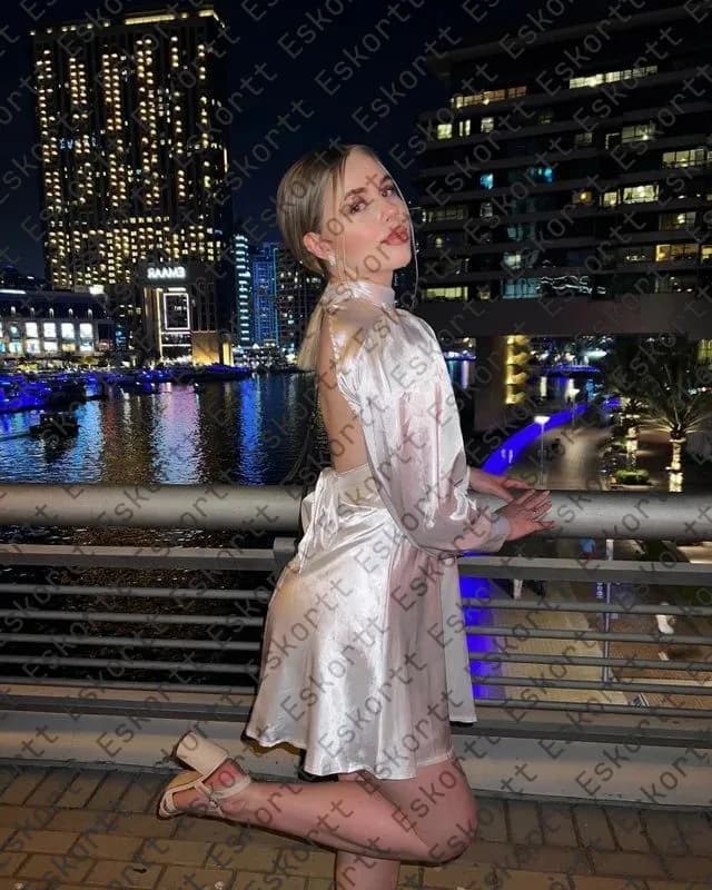 Naomi escort in Moscow