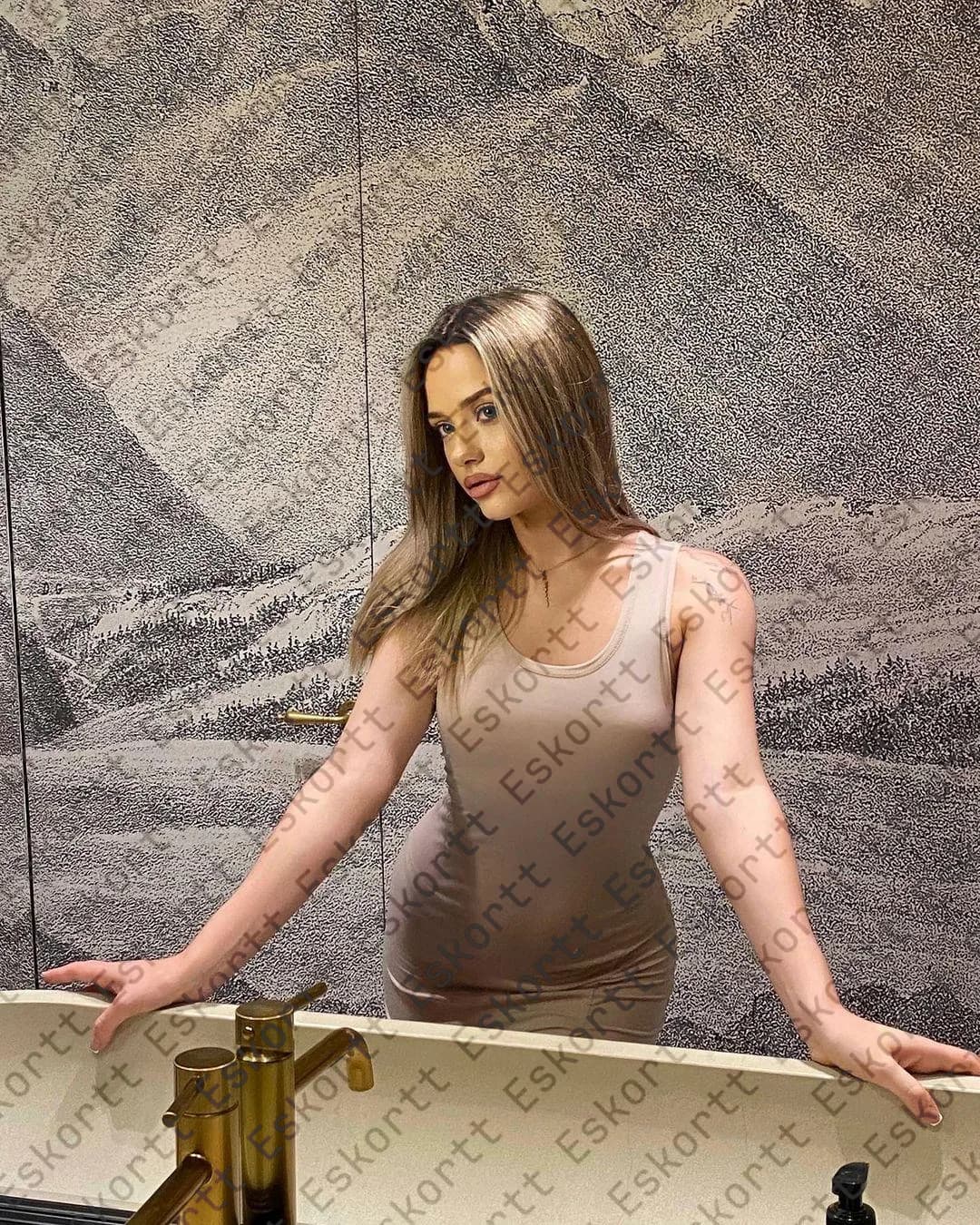 Rowan escort in Moscow