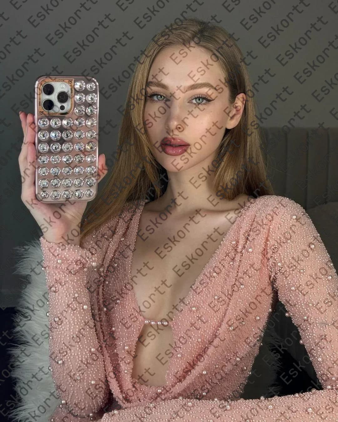 Raven escort in Moscow