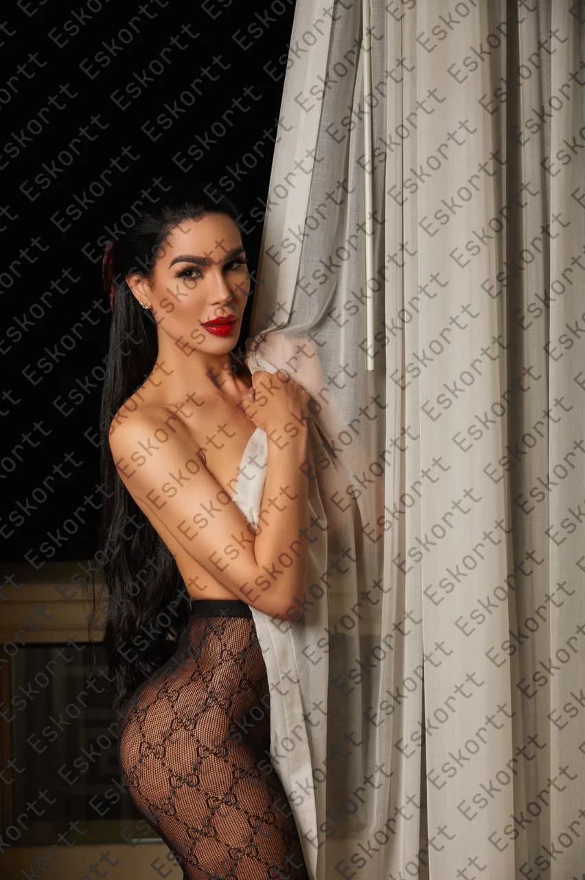 Ophelia escort in Moscow