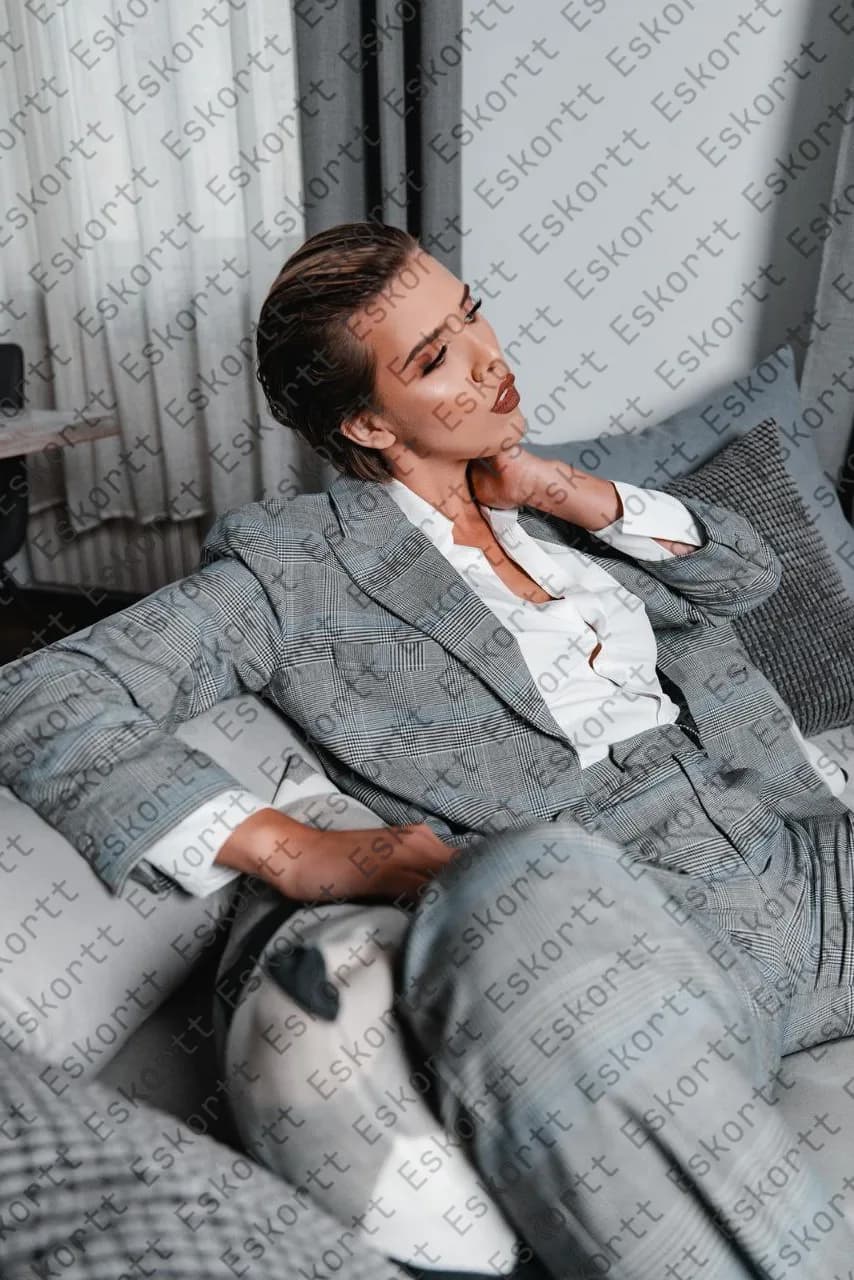 Paisley escort in Moscow