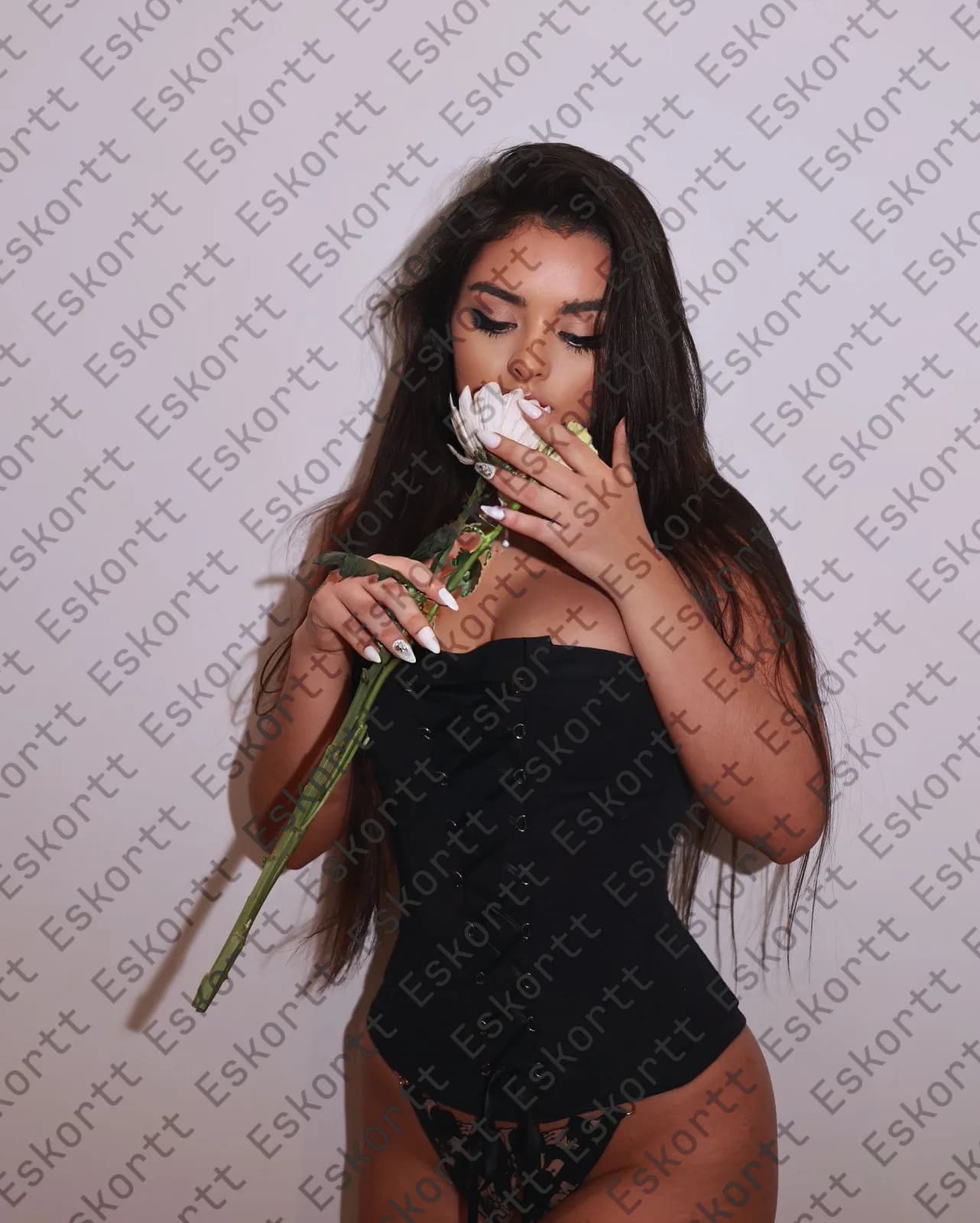 Sarah escort in Moscow