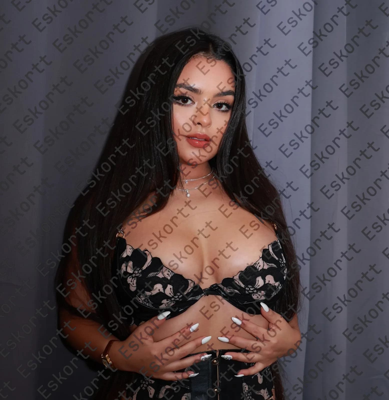 Sarah escort in Moscow