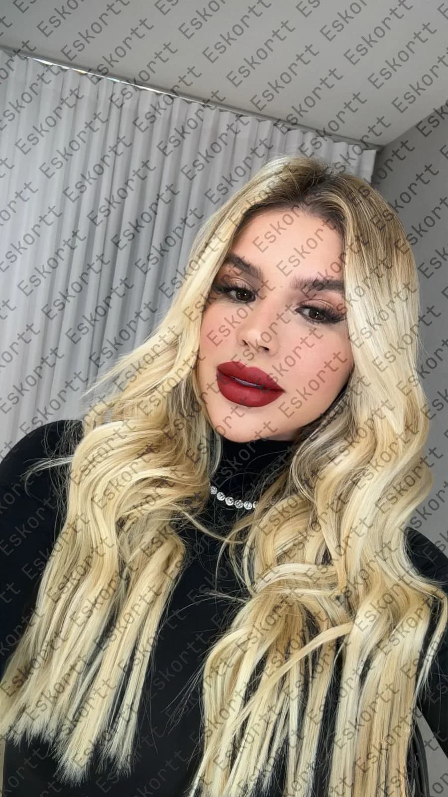 Tiffany escort in Moscow