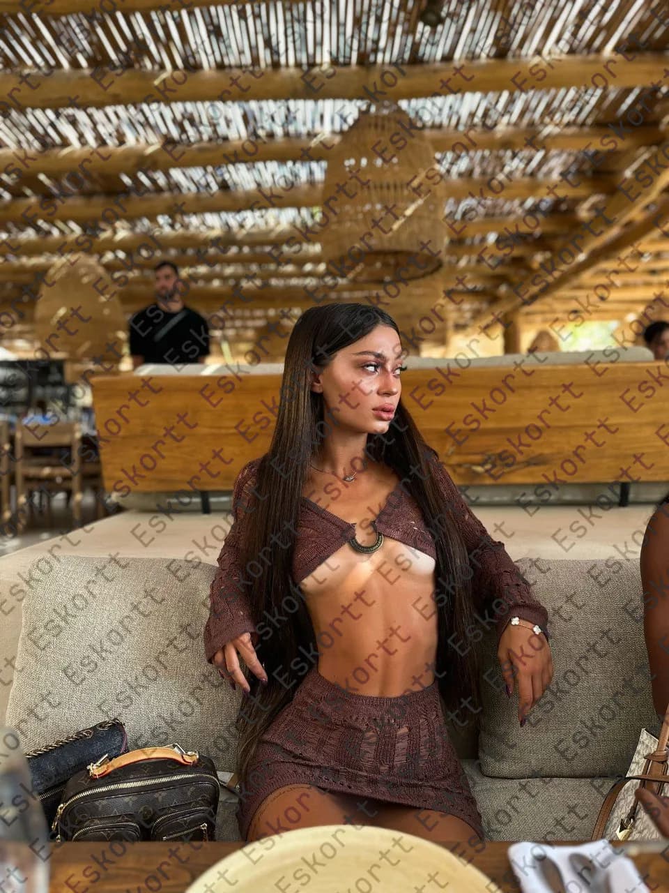 Violet escort in Moscow