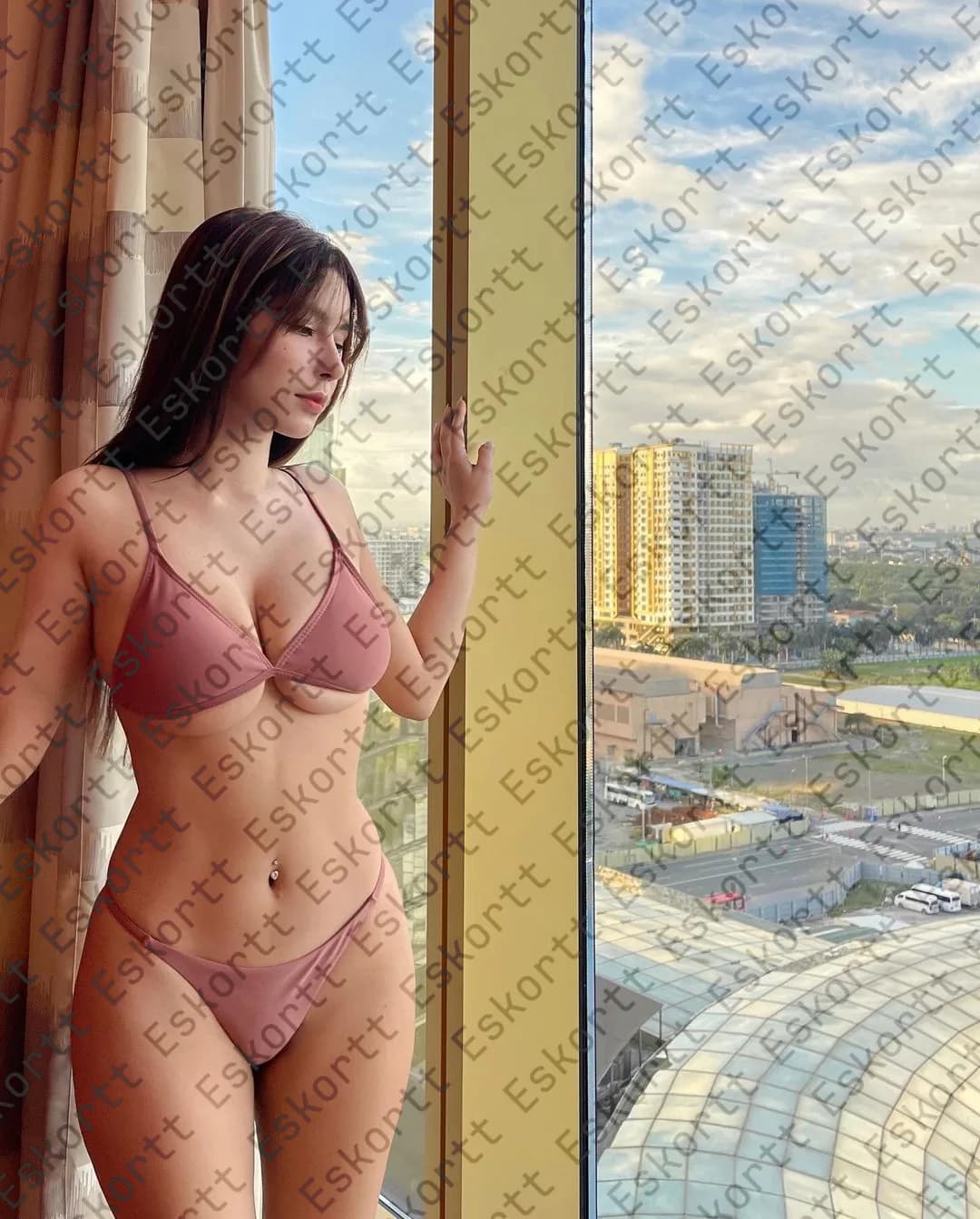 Esmeralda escort in Moscow