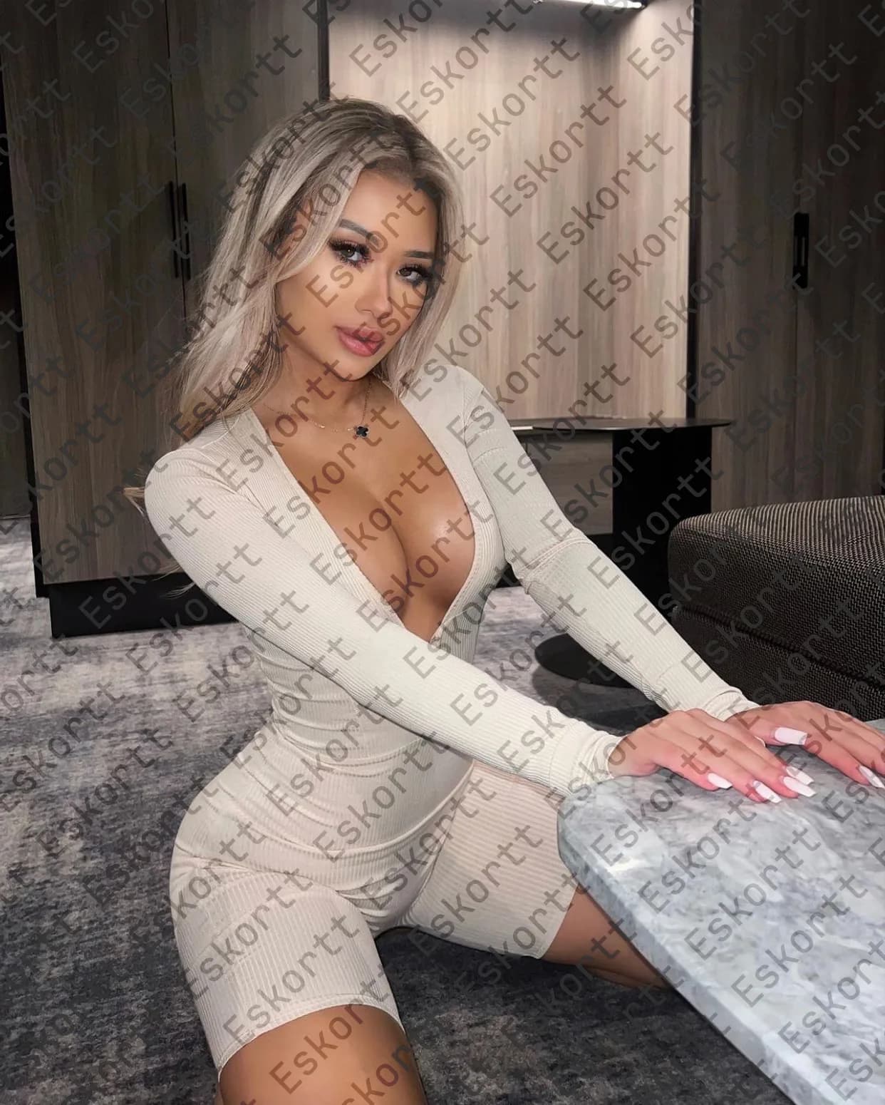 Louise escort in Moscow