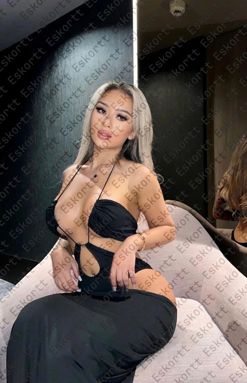 Louise escort in Moscow