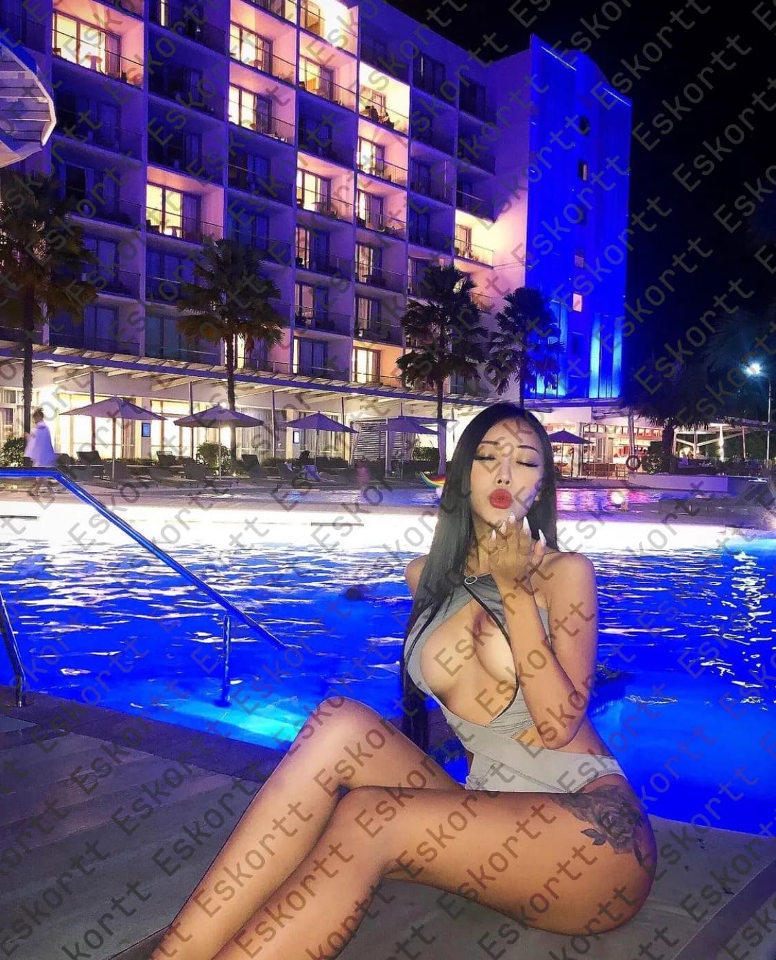 Kaitlin escort in Moscow