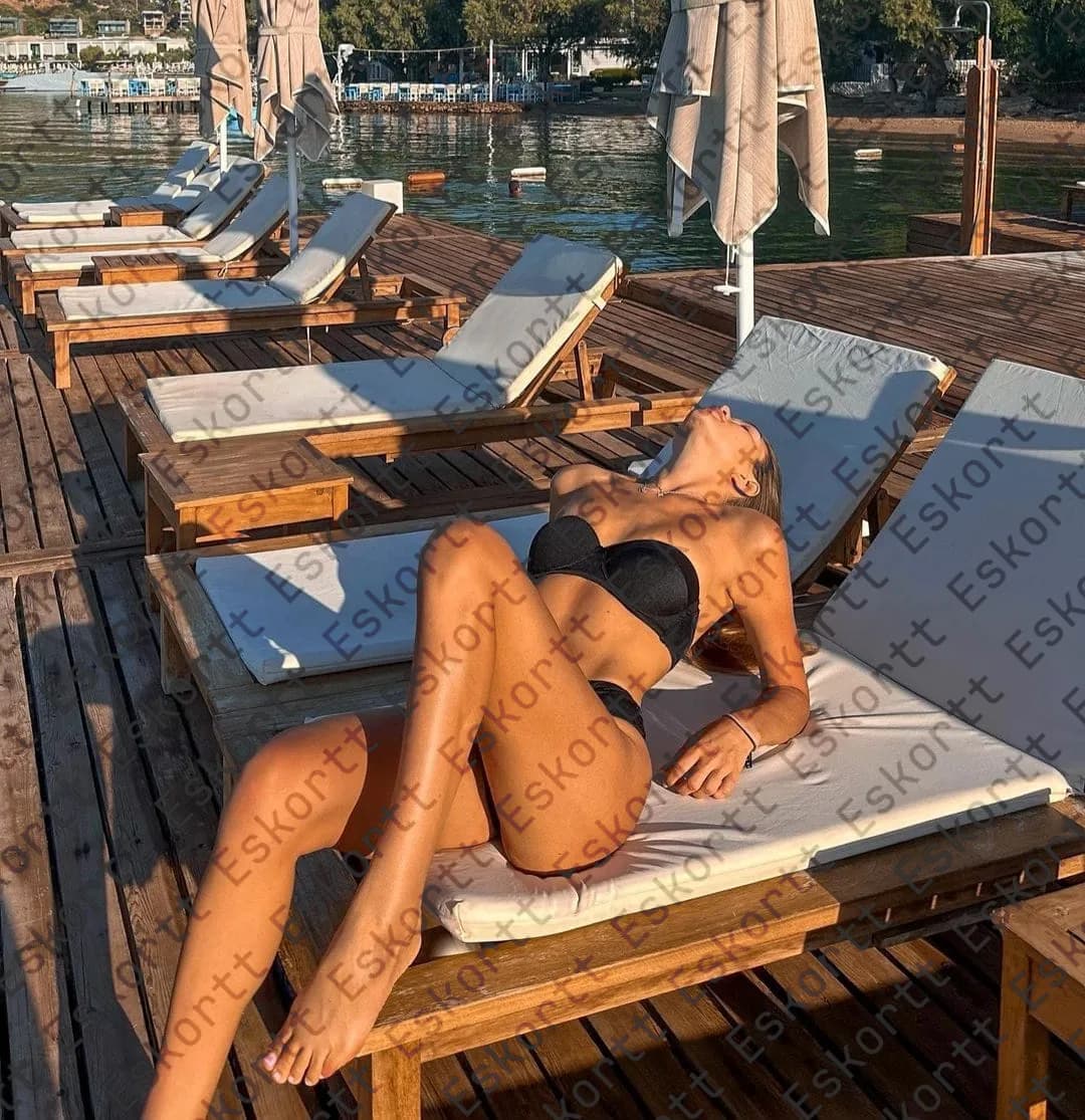 Adara escort in Moscow