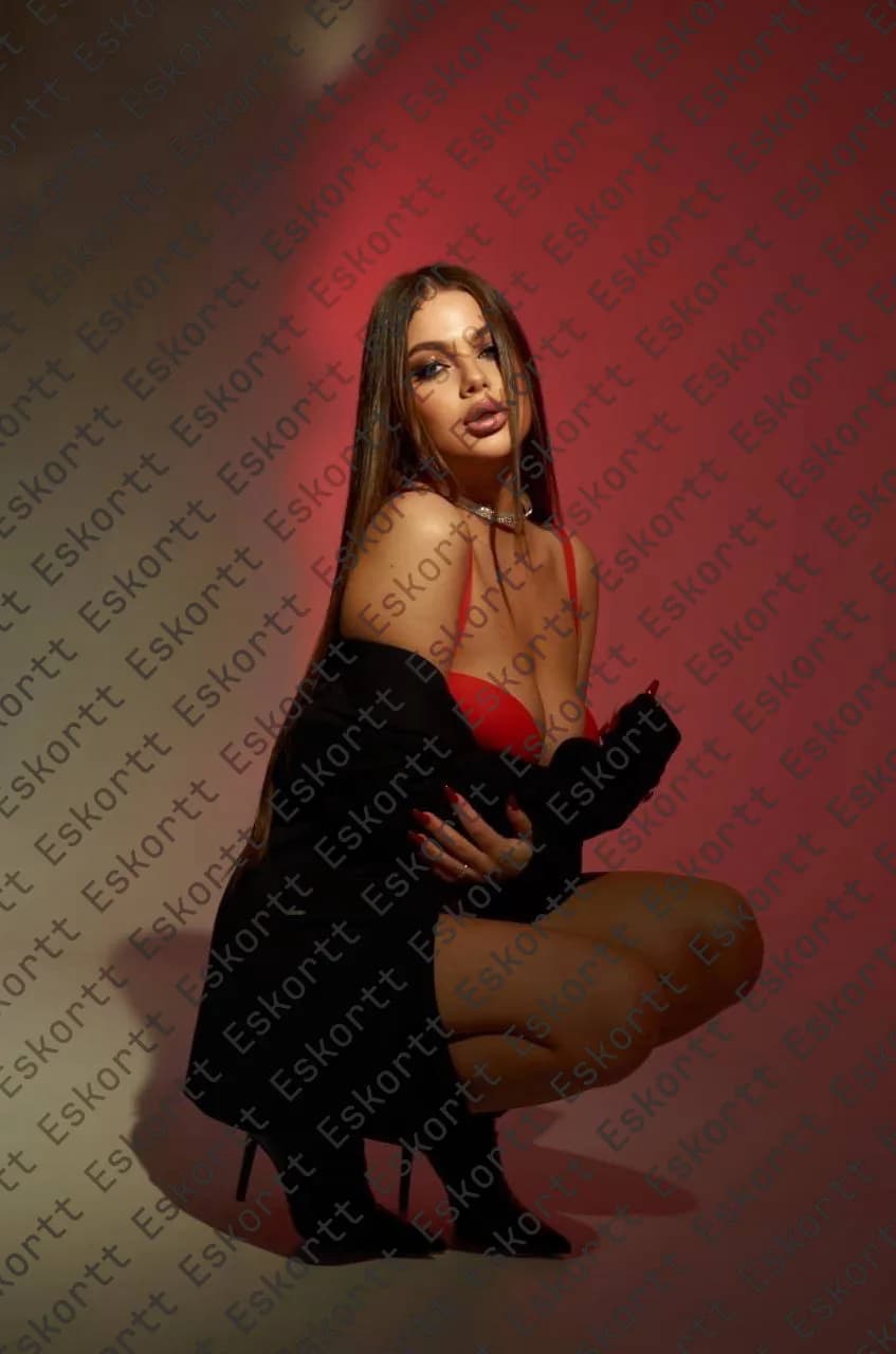 Thyra escort in Moscow