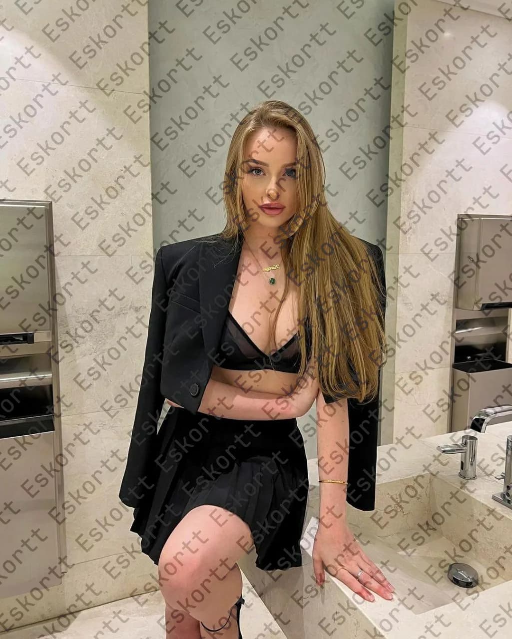 Nixie escort in Moscow