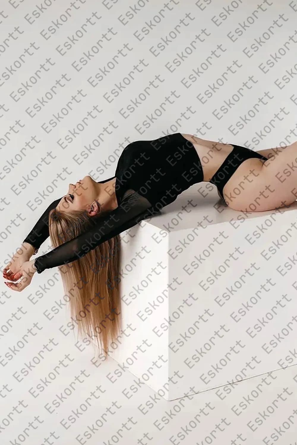 Odelia escort in Moscow