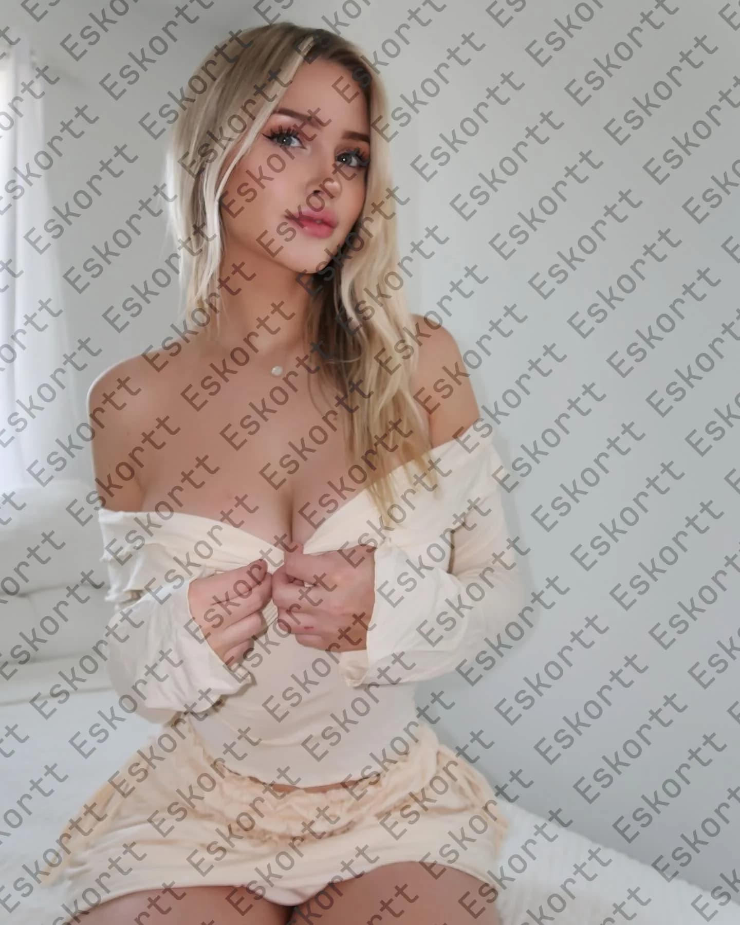 Juniper escort in Moscow