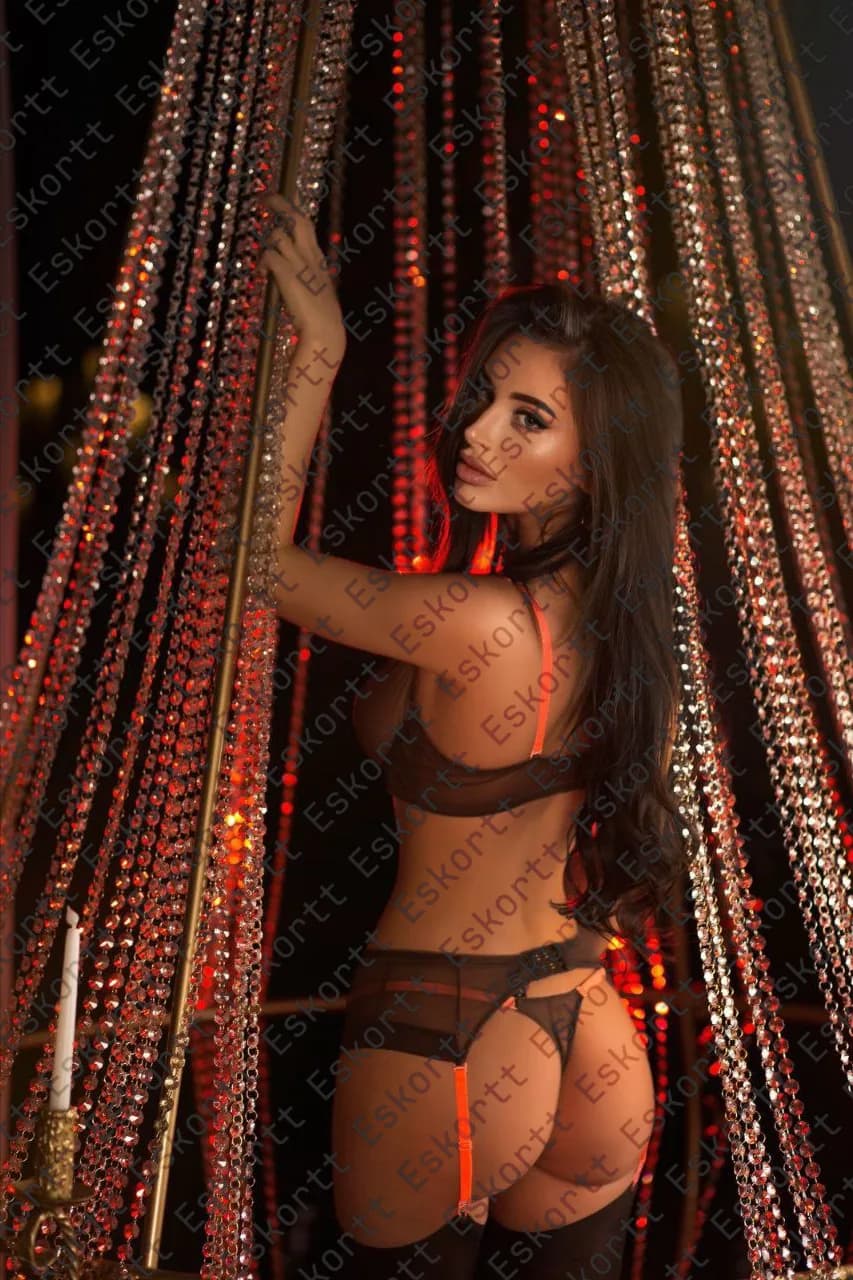 Katya escort in Moscow