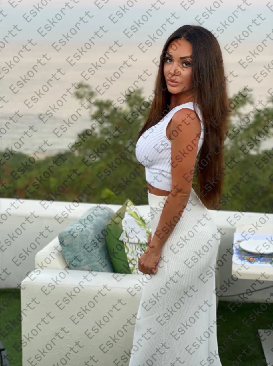 Katya escort in Moscow