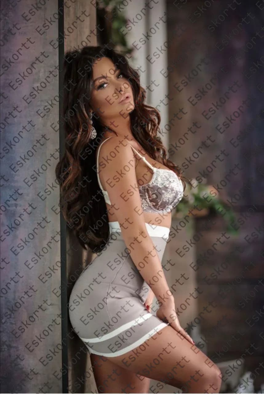 Katya escort in Moscow