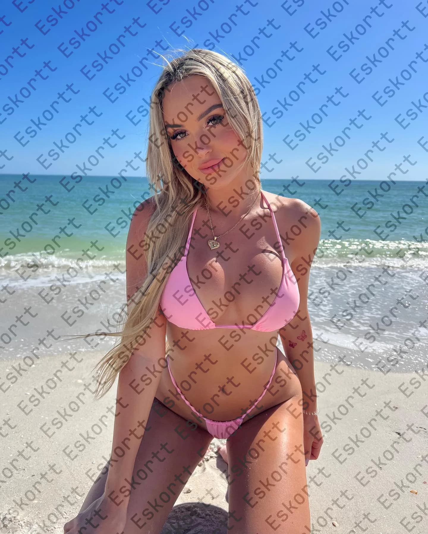 Lenore escort in Moscow